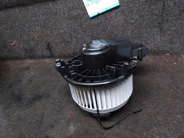 2013 TOYOTA RAV4 HEATER FAN MOTOR