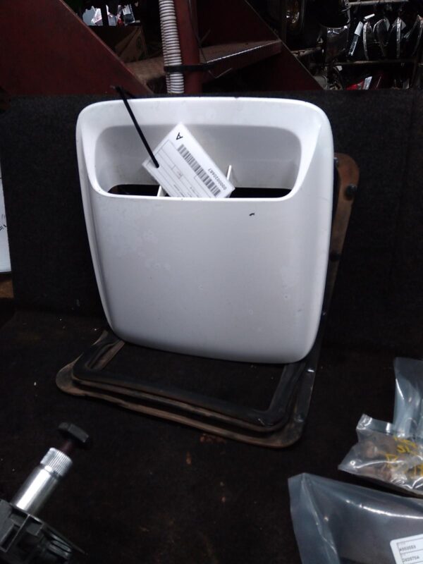 2011 TOYOTA HILUX BONNET SCOOP