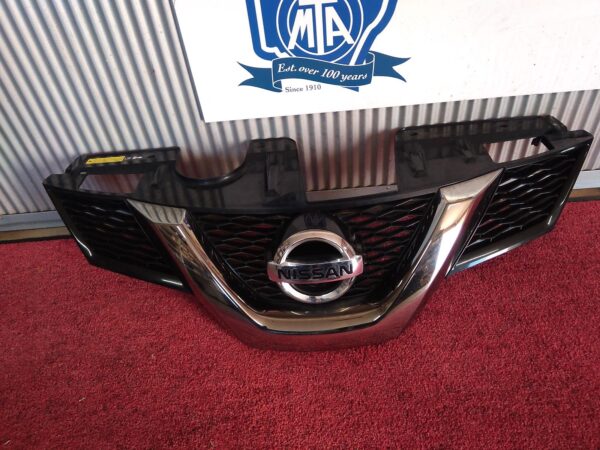 2016 NISSAN XTRAIL Grille