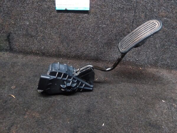 2006 LEXUS RX SERIES PEDAL ASSEMBLY