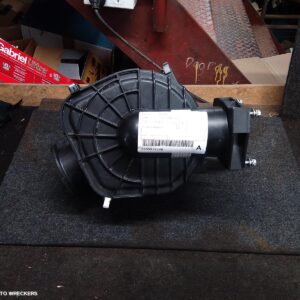 2012 NISSAN PATROL Air Cleaner/Box