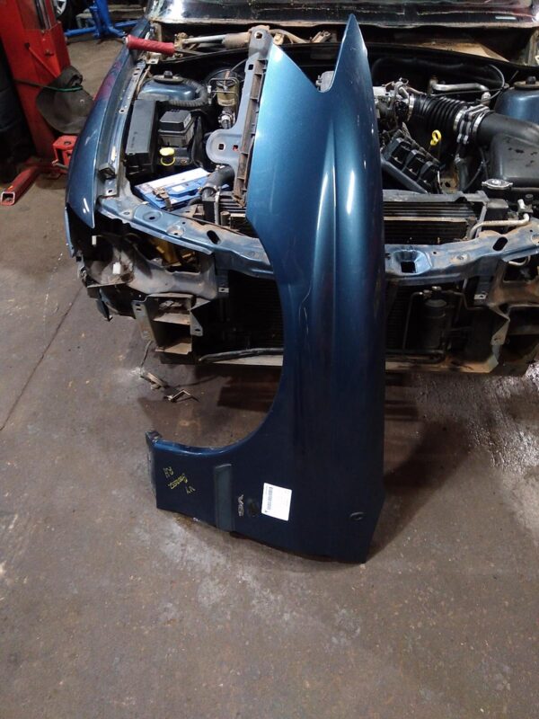 2003 HOLDEN COMMODORE LEFT GUARD
