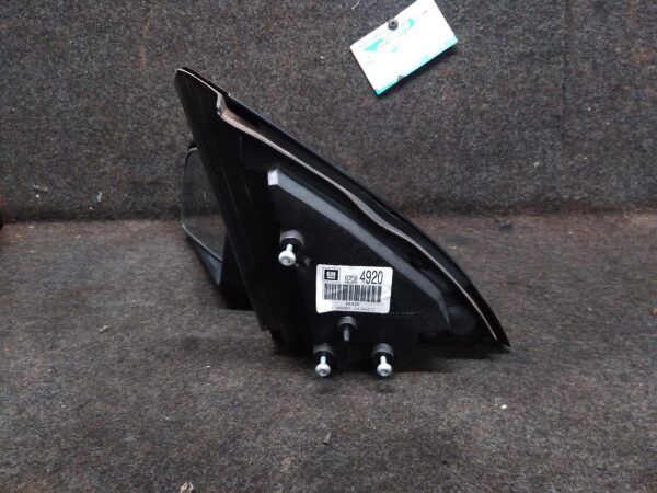 2005 HOLDEN COMMODORE LEFT DOOR MIRROR
