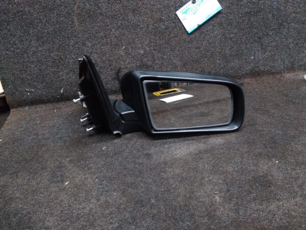 2005 HOLDEN COMMODORE RIGHT DOOR MIRROR