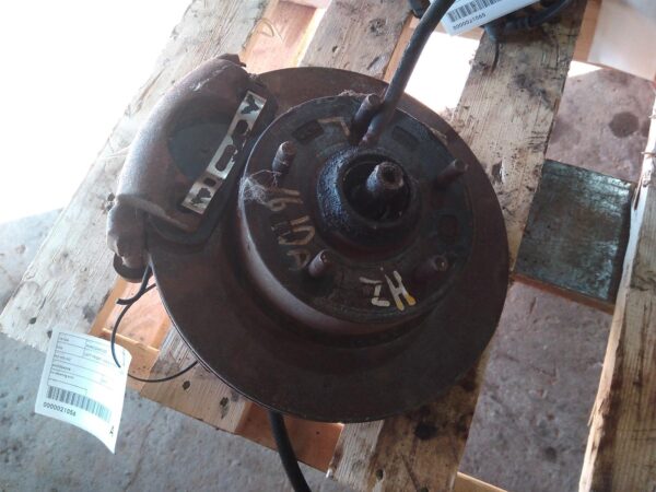 1977 HOLDEN KINGSWOOD LEFT FRONT HUB ASSEMBLY