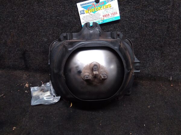 1996 TOYOTA HILUX LEFT HEADLAMP