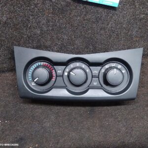 2012 MAZDA BT50 Heater/Ac Controls