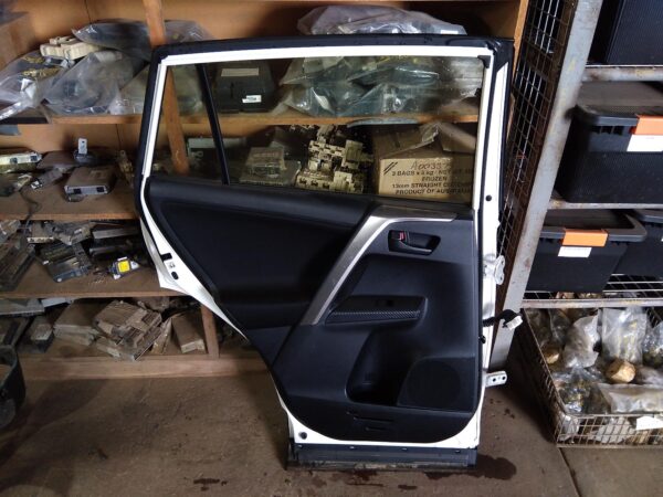 2013 TOYOTA RAV4 LEFT REAR DOOR/SLIDING