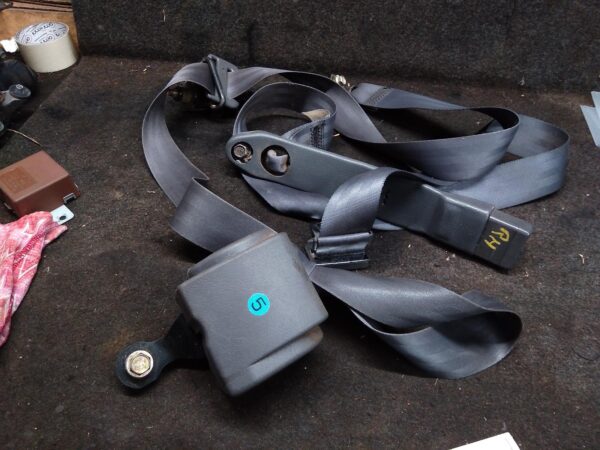 1996 TOYOTA HILUX SEATBELT/STALK