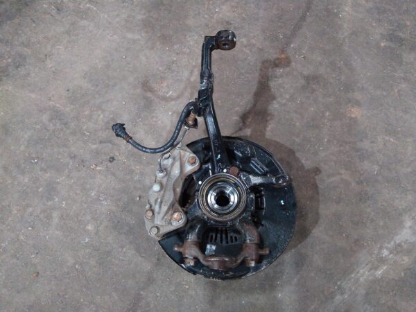 2011 TOYOTA HILUX Left Front Hub Assembly
