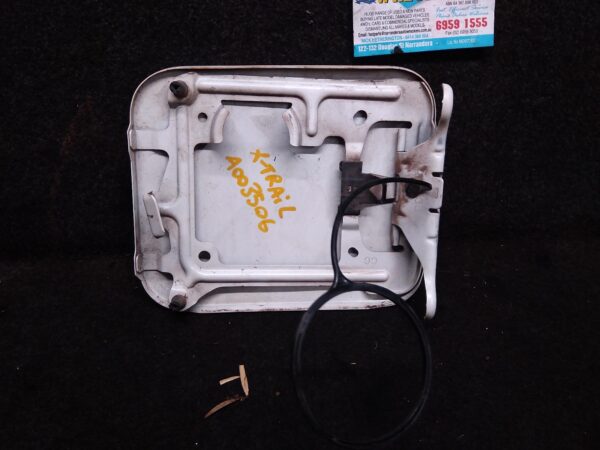 2016 NISSAN XTRAIL Fuel Door / Filler