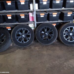 2017 TOYOTA HILUX Wheel Mag