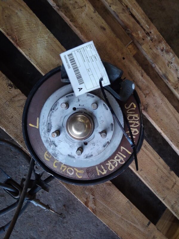 1992 SUBARU LIBERTY LEFT REAR HUB ASSEMBLY
