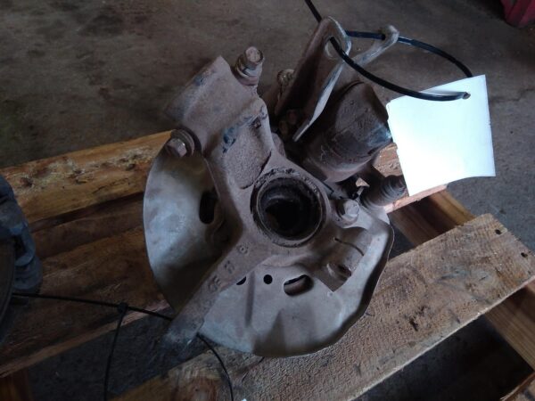 1990 SUBARU BRUMBY RIGHT FRONT HUB ASSEMBLY