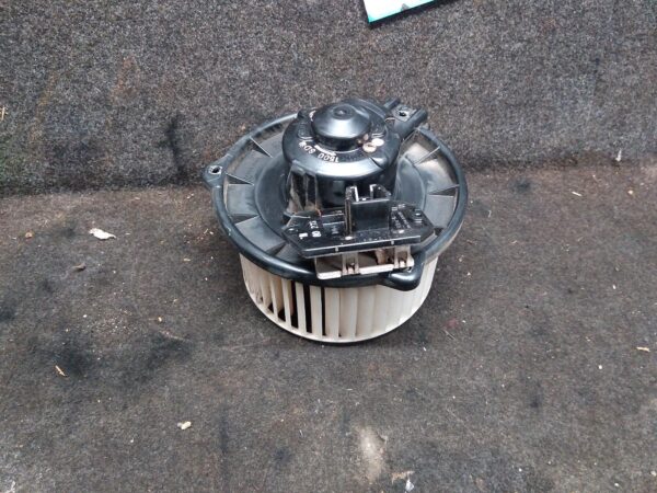 2002 TOYOTA COROLLA HEATER FAN MOTOR