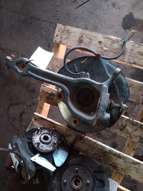 2006 FORD TERRITORY LEFT FRONT HUB ASSEMBLY