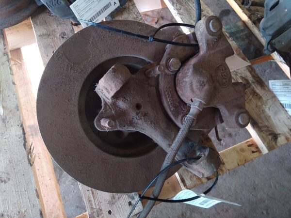 1977 HOLDEN KINGSWOOD LEFT FRONT HUB ASSEMBLY