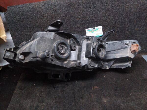 2010 FORD FALCON Right Headlamp
