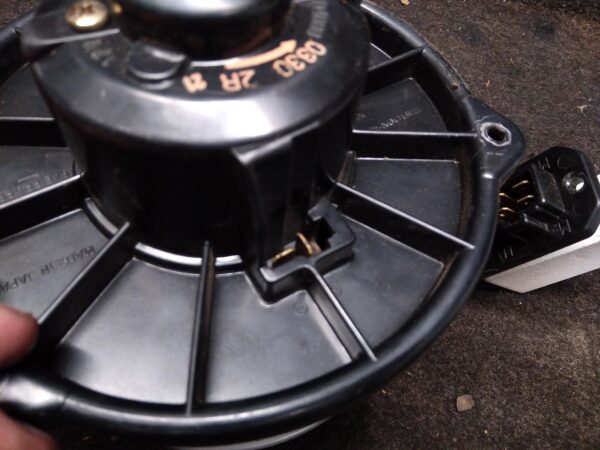 1996 TOYOTA HILUX HEATER FAN MOTOR