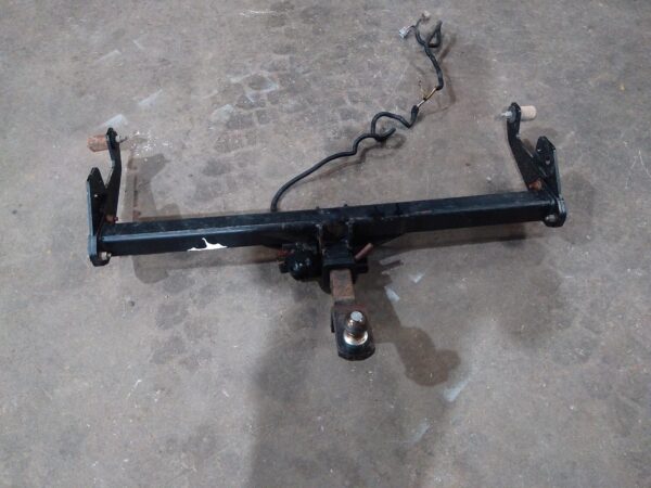 2014 TOYOTA HILUX TOWBAR