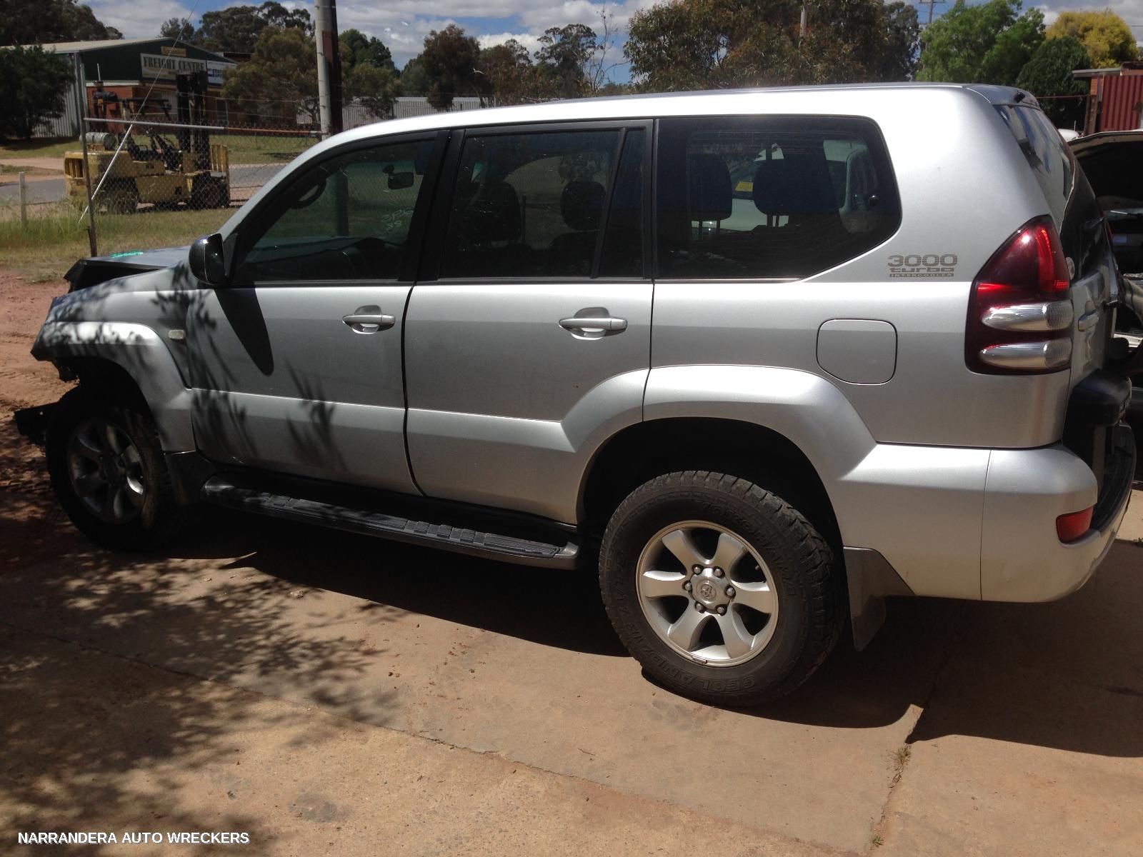2006 TOYOTA PRADO RIGHT REAR DOOR SLIDING