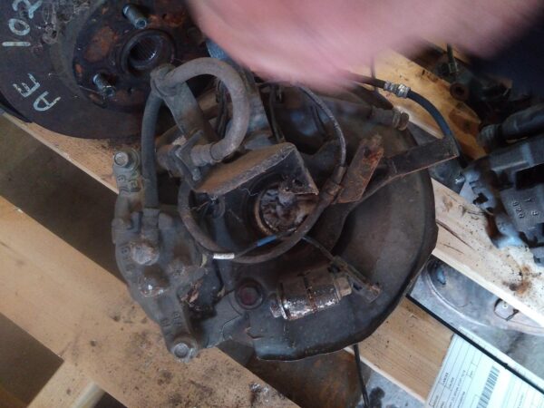 2009 MITSUBISHI LANCER RIGHT FRONT HUB ASSEMBLY