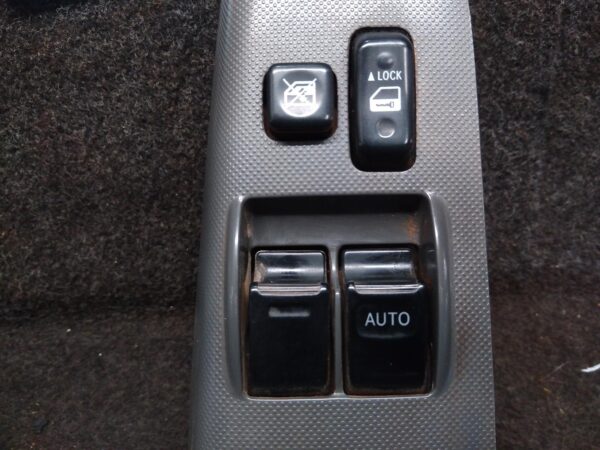 2012 TOYOTA HILUX PWR DR WIND SWITCH