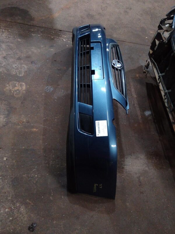 2003 HOLDEN COMMODORE FRONT BUMPER