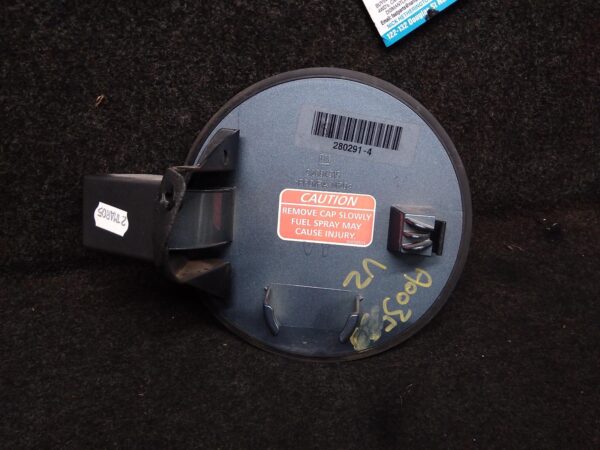 2005 HOLDEN COMMODORE FUEL DOOR / FILLER