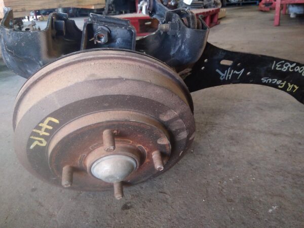 2001 FORD FOCUS LEFT REAR HUB ASSEMBLY