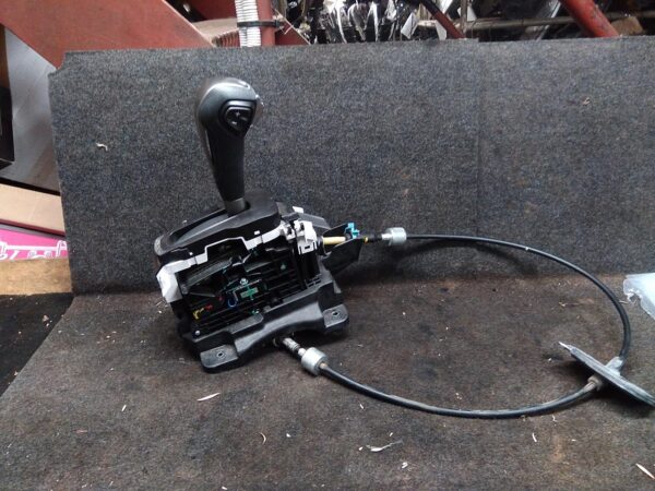 2016 HOLDEN BARINA GEAR STICK/SHIFTER