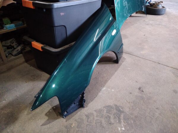 2002 FORD FALCON LEFT GUARD