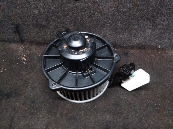 1996 TOYOTA HILUX HEATER FAN MOTOR