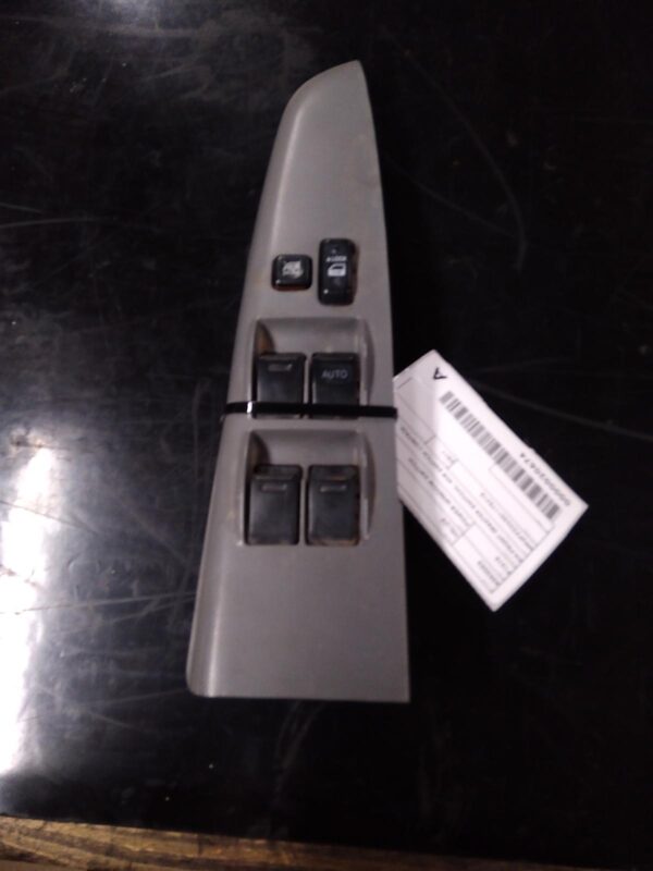 2011 TOYOTA HILUX PWR DR WIND SWITCH