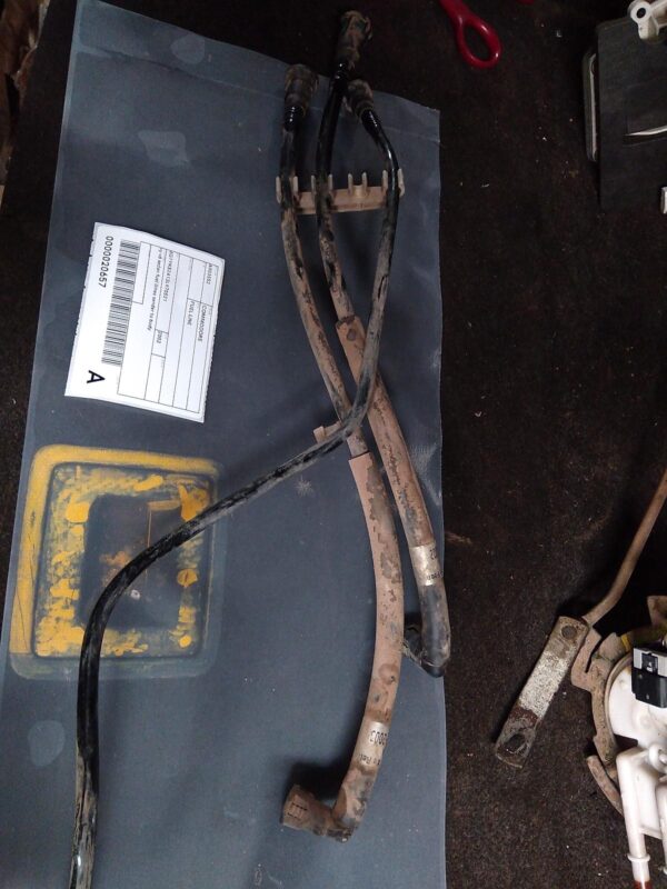 2003 HOLDEN COMMODORE FUEL LINE