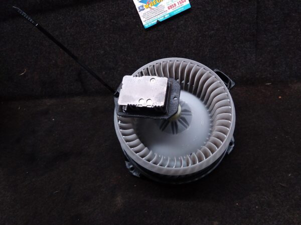 2013 TOYOTA RAV4 HEATER FAN MOTOR