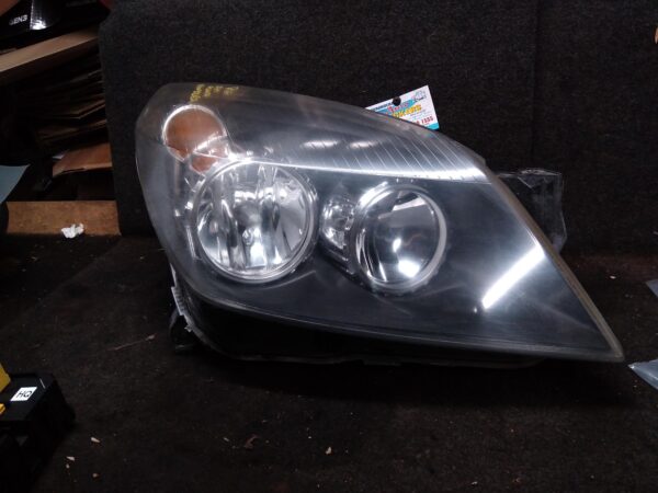 2006 HOLDEN ASTRA RIGHT HEADLAMP