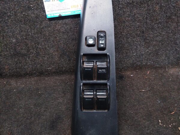 2014 TOYOTA HILUX PWR DR WIND SWITCH