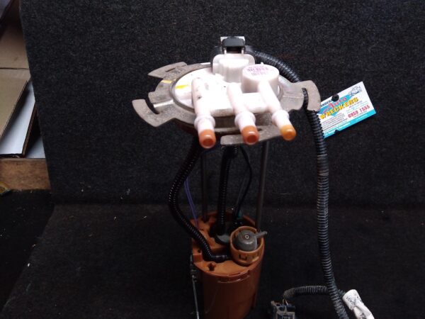 2005 HOLDEN COMMODORE FUEL SENDING UNIT