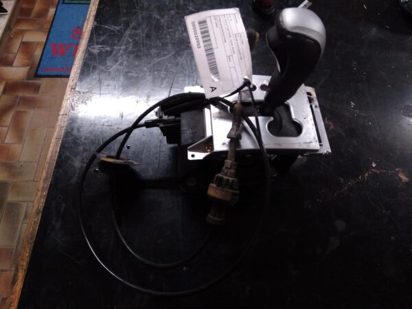 2002 FORD FALCON GEAR STICK/SHIFTER