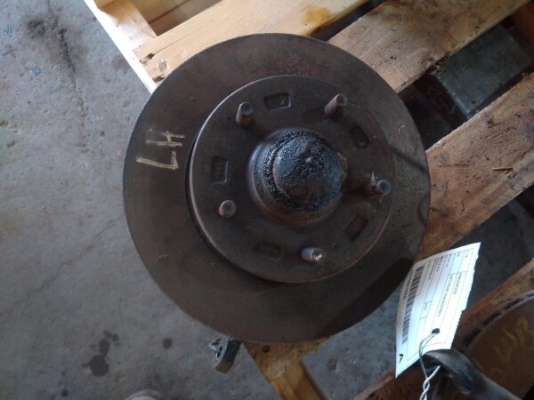 1978 HOLDEN KINGSWOOD RIGHT FRONT HUB ASSEMBLY