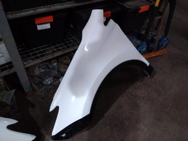 2013 TOYOTA RAV4 LEFT GUARD