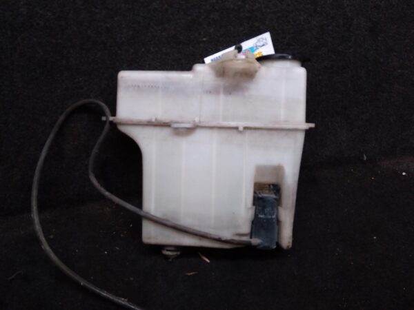 1996 TOYOTA HILUX WASHER BOTTLE