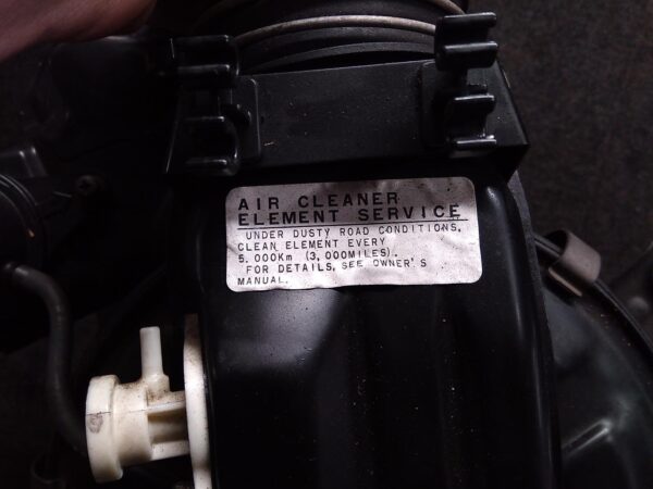 1996 TOYOTA HILUX AIR CLEANER/BOX