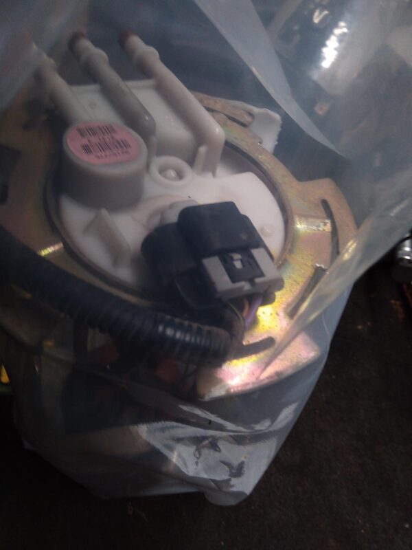 2003 HOLDEN COMMODORE FUEL SENDING UNIT