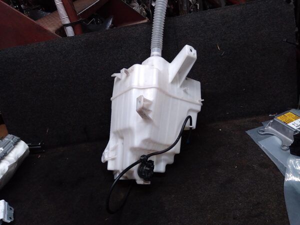 2013 TOYOTA RAV4 WASHER BOTTLE
