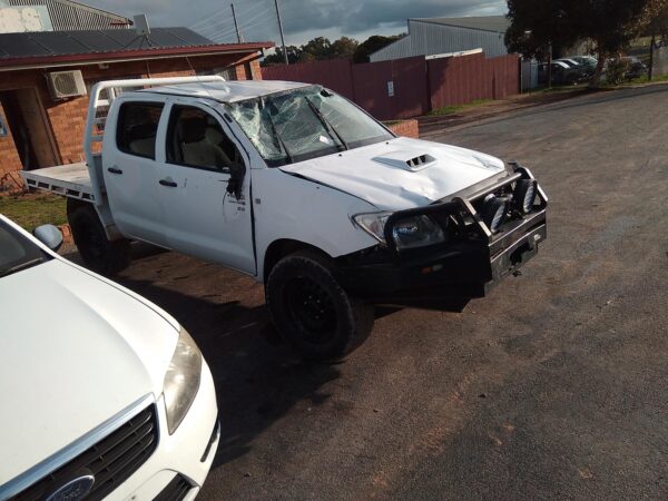 2011 TOYOTA HILUX STARTER