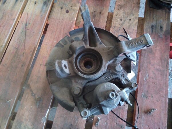 1992 NISSAN PULSAR LEFT FRONT HUB ASSEMBLY