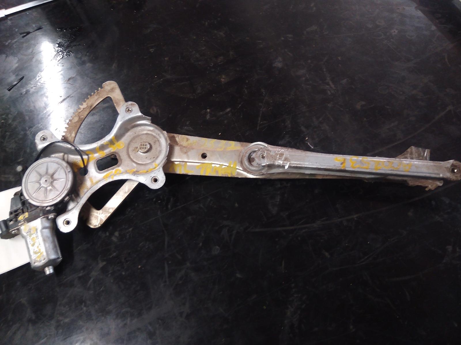 2007 MITSUBISHI TRITON LEFT FRONT WINDOW REG/MOTOR