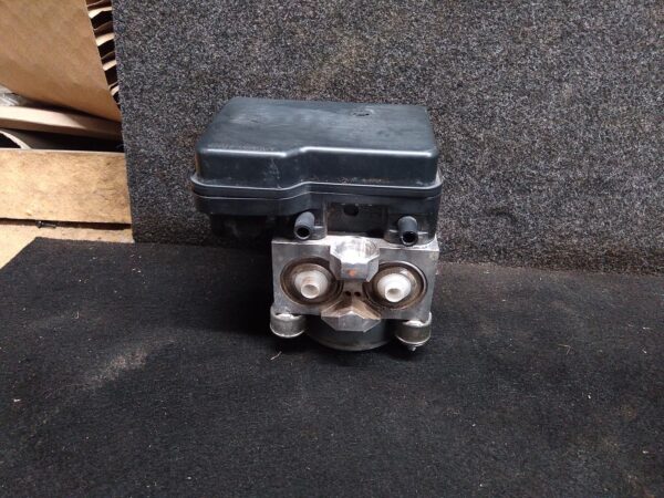2012 TOYOTA HILUX ABS PUMP/MODULATOR
